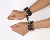 Легкие кожаные наручники, Новичок от sex shop Hustler