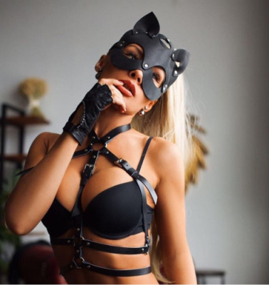 Кожаная маска кошки от sex shop Hustler