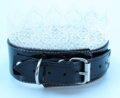 Изящный ошейник BDSM Light с белым кружевом от sex shop Hustler