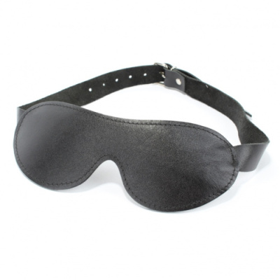 Маска из гладкой кожи с пряжкой от sex shop Hustler